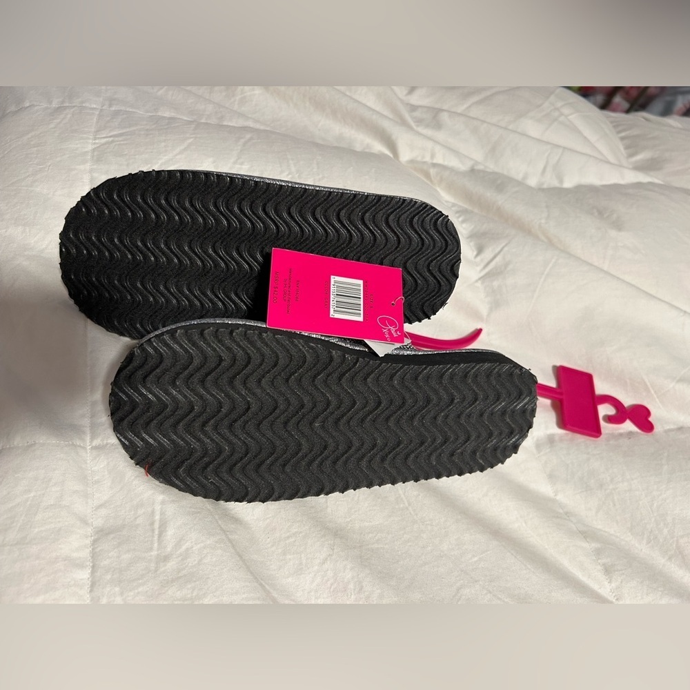 Paris Hilton Rhinestone Slippers, sz 5/6, That’s Hot, NEW with tags - Picture 6 of 6